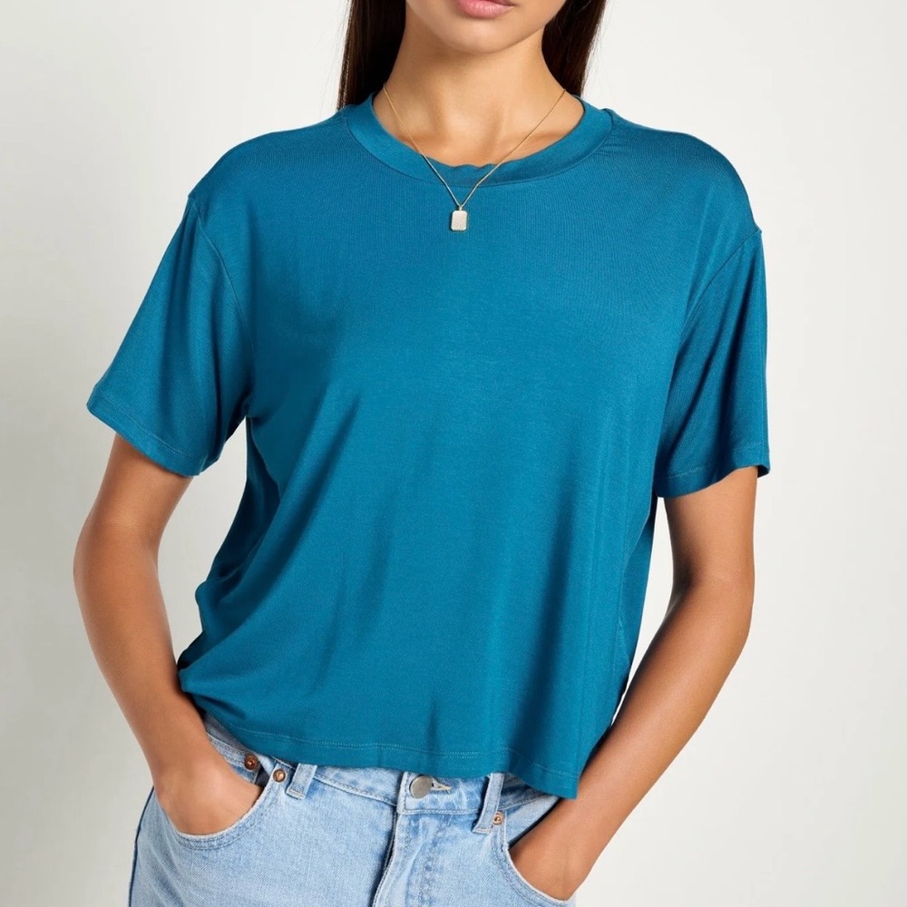 Women's Blue Crewneck Short Sleeve Top